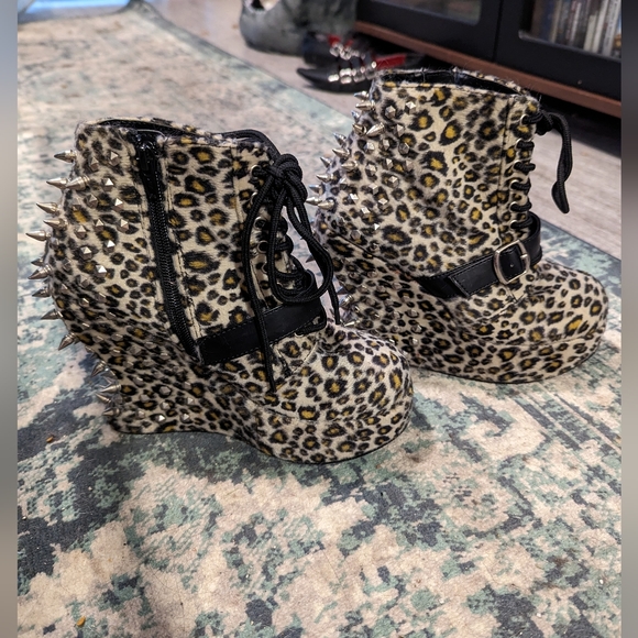 Demonia Shoes - 💥PRICE DROP💥Demonia Leopard Boots